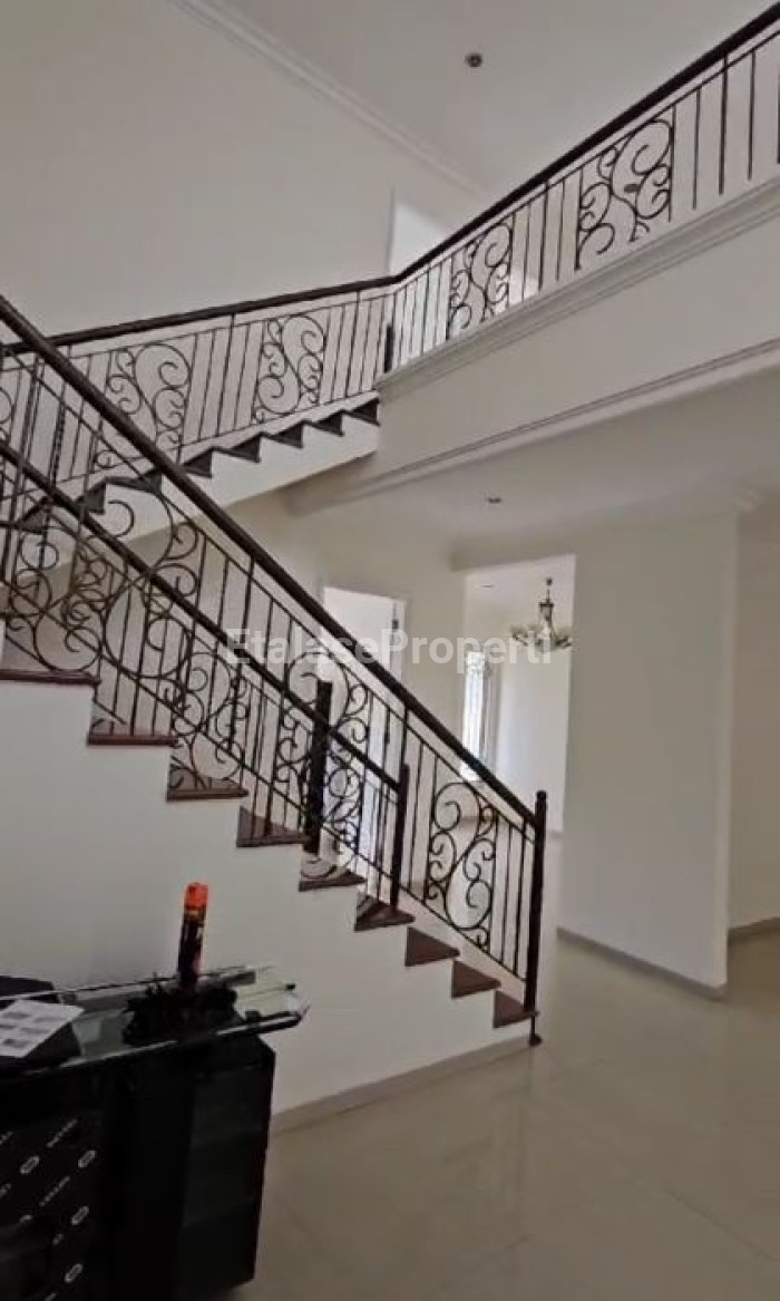 Foto properti Rumah Mewah Bagus Siap Huni Di Galaxy Bumi Permai Araya Tahap 1 Lokasi Strategis 7