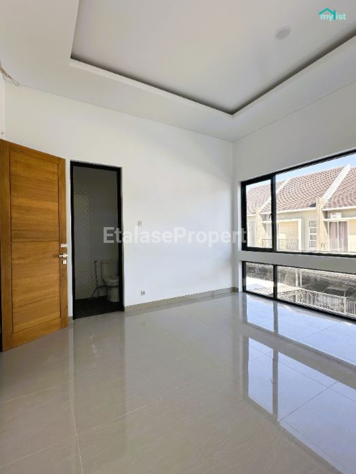 Foto properti Dijual Rumah Baru 2 Lantai Klampis Semolo Tengah Dekat Hokky Supermaket 9