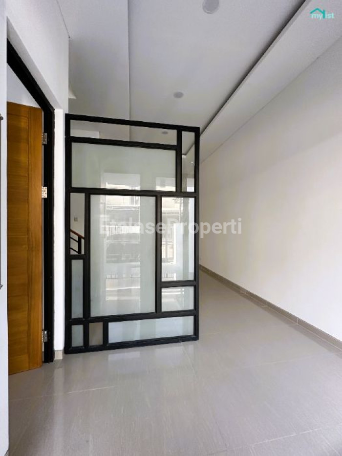 Foto properti Dijual Rumah Baru 2 Lantai Klampis Semolo Tengah Dekat Hokky Supermaket 10
