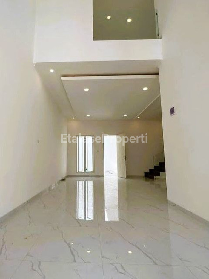 Foto properti Dijual Rumah Baru 2 Lantai Minimalis Manyar Kertoadi Dekat Galaxy Mall 5