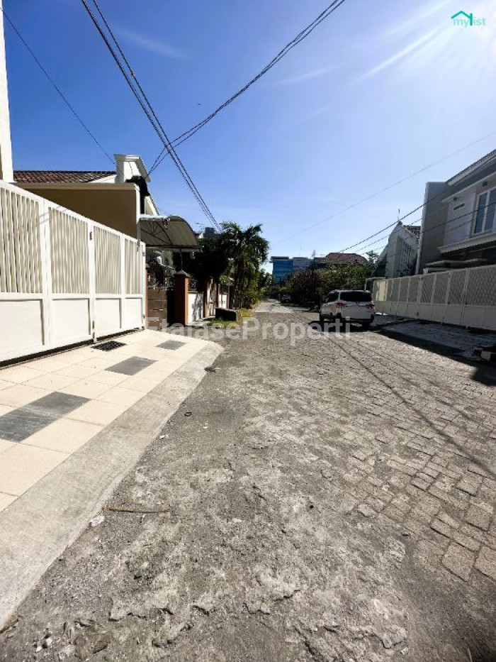 Foto properti Dijual Rumah Baru 2 Lantai Minimalis Manyar Kertoadi Dekat Galaxy Mall 10