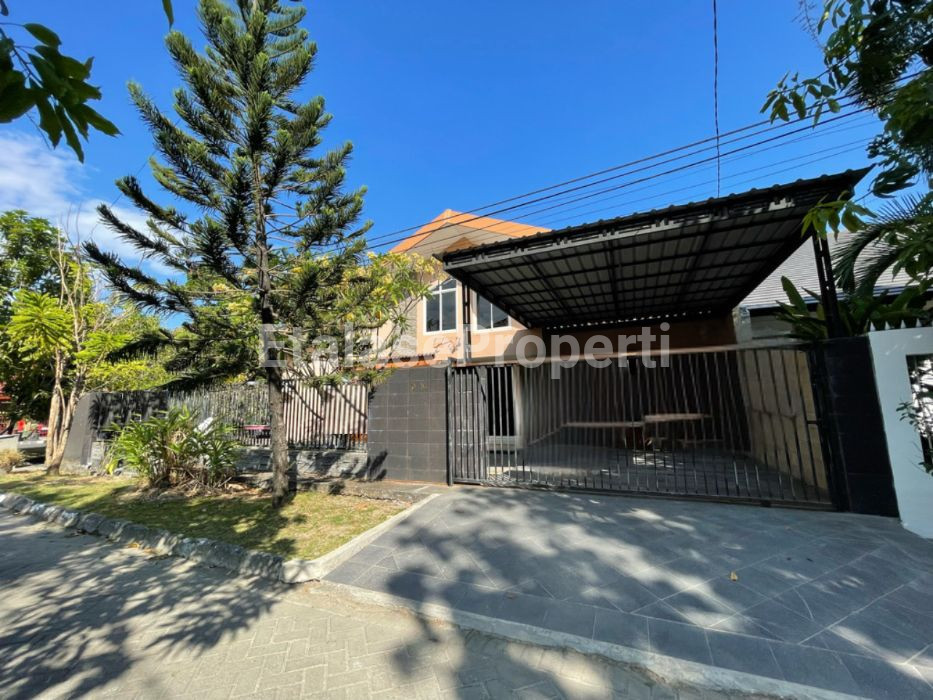 Foto properti *Dijual Rumah Darmo Sentosa Raya (DSR) Surabaya Barat* 1
