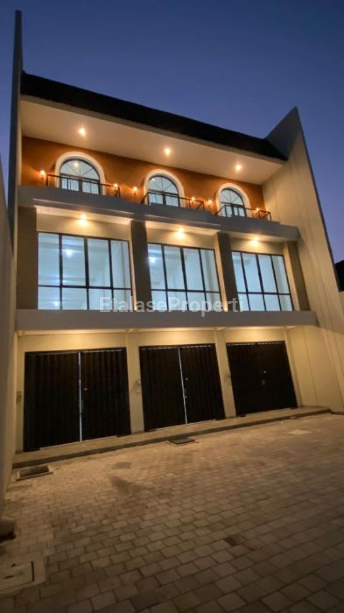 Foto properti DIJUAL RUKO STRATEGIS RAYA MANUKAN TAMA 1
