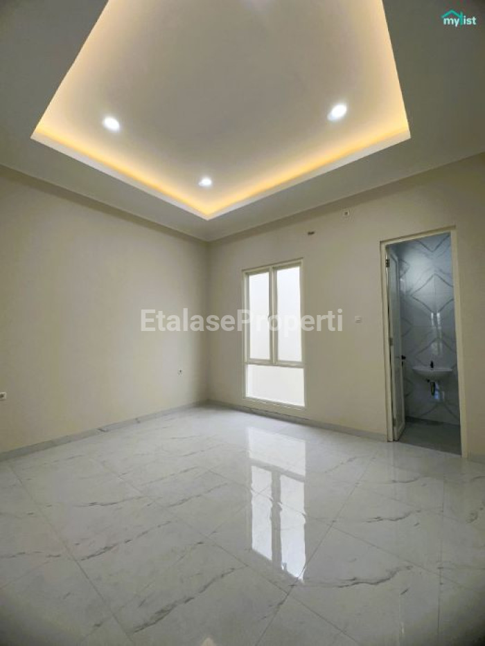 Foto properti Rumah Baru 2 Lantai Mulyosari Utara Minimalis Modern 5