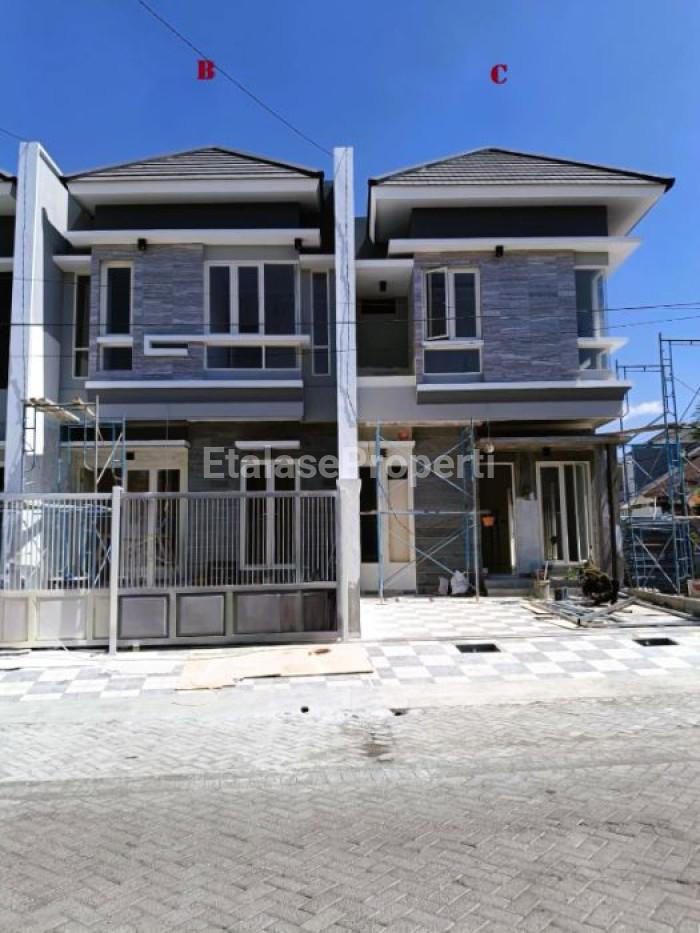 Foto properti Rumah Baru 2 Lantai Jemursari Timur Row Jalan Sangat Lebar 3