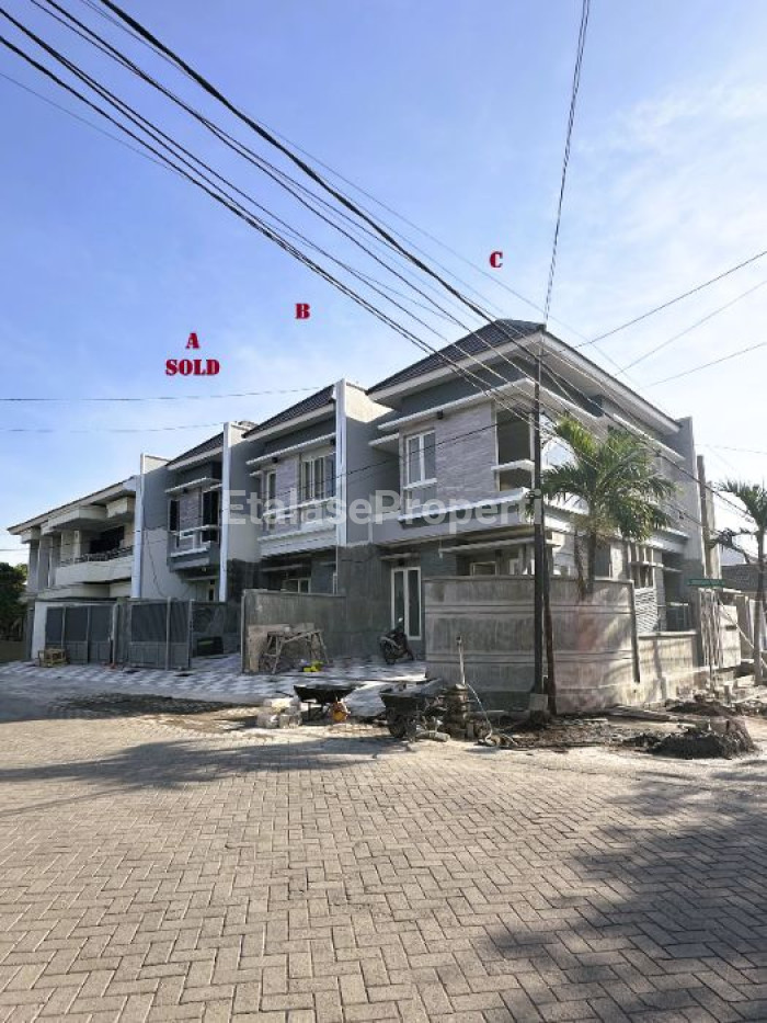 Foto properti Rumah Baru 2 Lantai Jemursari Timur Row Jalan Sangat Lebar 4