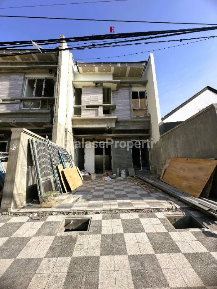 Foto properti Rumah Baru Gress 2 Lantai Jemursari Timur Dekat Dengan Pusat Bisnis 2