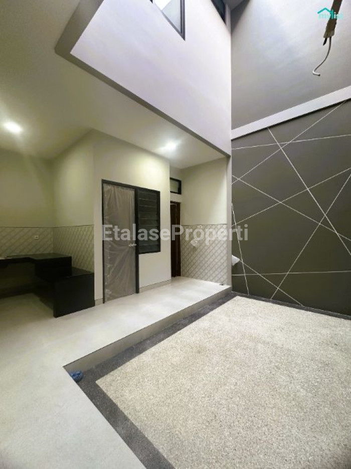 Foto properti Rumah Baru 2 Lt Mewah Kekinian Manyar Kertoadi 2 Unit Jejer 4
