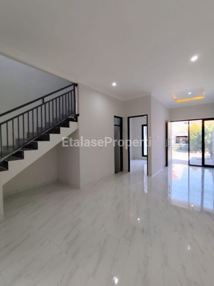 Foto properti Jual Rumah Baru Rungkut Asri 7