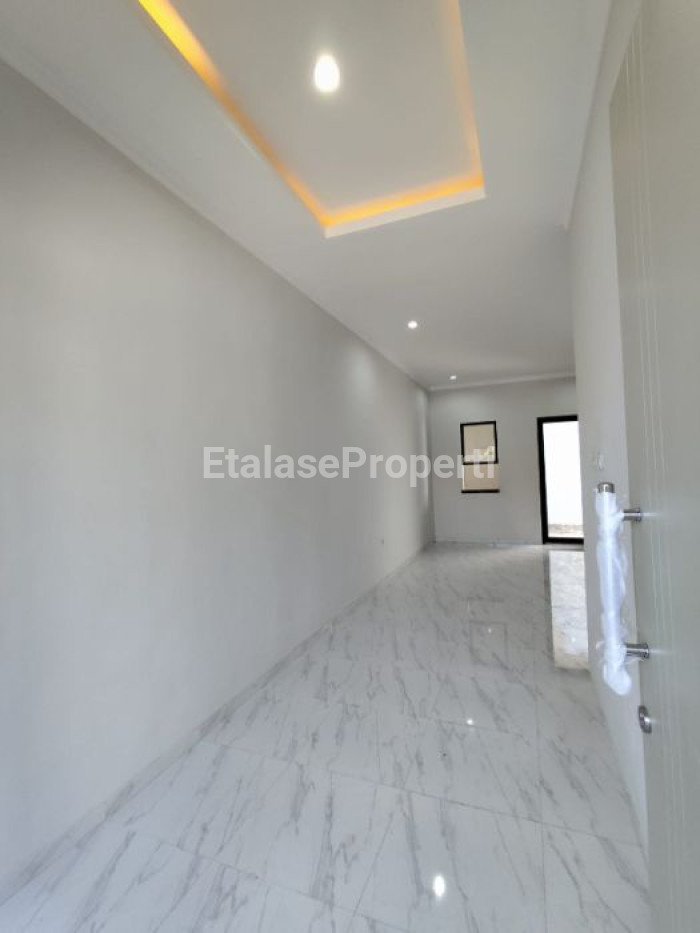 Foto properti Jual Rumah Baru Rungkut Asri 8