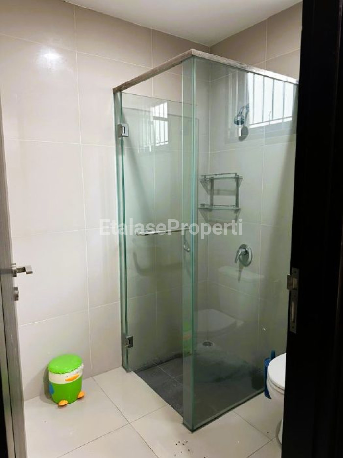 Foto properti Dijual / Disewakan Rumah Siap Huni Semi Furnished Dian Istana Park Avenue 7