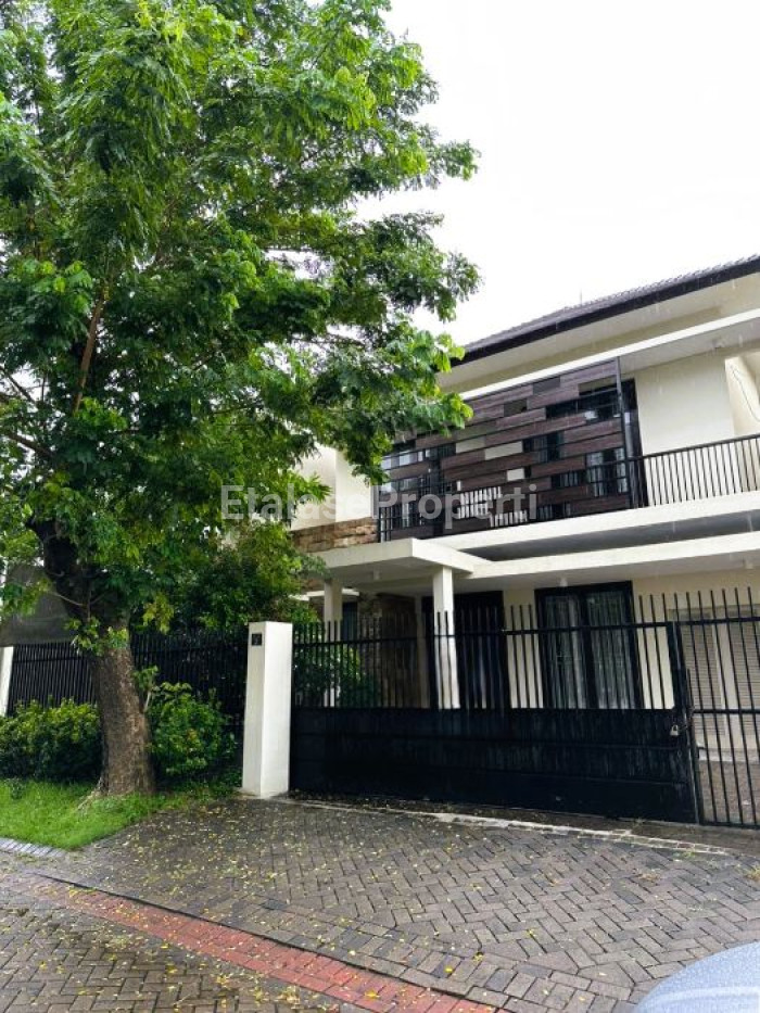 Foto properti Dijual / Disewakan Rumah Siap Huni Semi Furnished Dian Istana Park Avenue 1