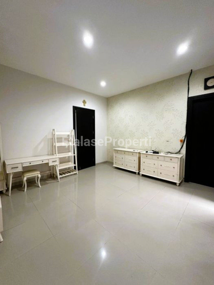 Foto properti Dijual / Disewakan Rumah Siap Huni Semi Furnished Dian Istana Park Avenue 7