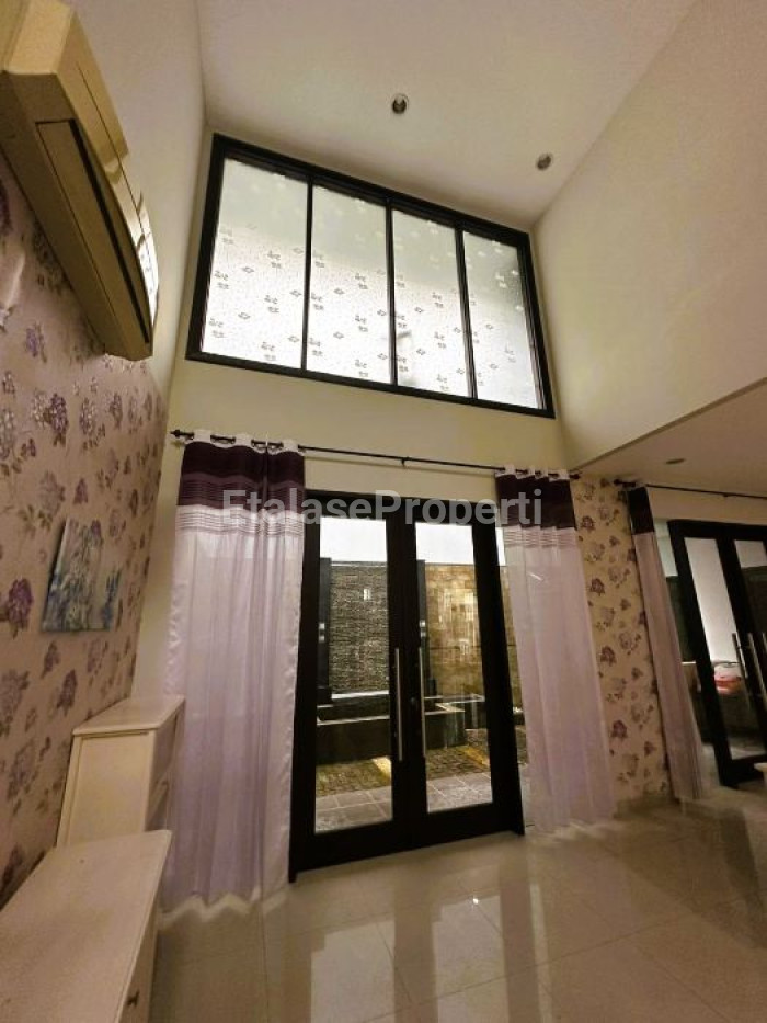 Foto properti Dijual / Disewakan Rumah Siap Huni Semi Furnished Dian Istana Park Avenue 8