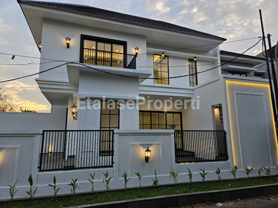 Foto properti Dijual Rumah Baru Gress 2 Lantai Hook Rungkut Asri Siap Huni 6