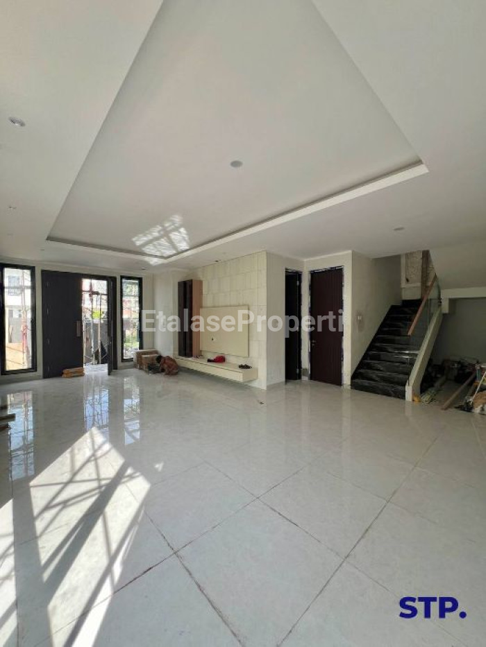Foto properti Rumah Baru Hoek Di Boulevard Galaxi Bumi Permai Araya Tahap 2 4