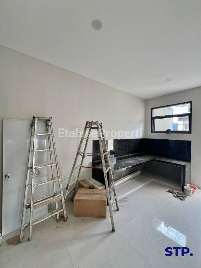 Foto properti Rumah Baru Hoek Di Boulevard Galaxi Bumi Permai Araya Tahap 2 5
