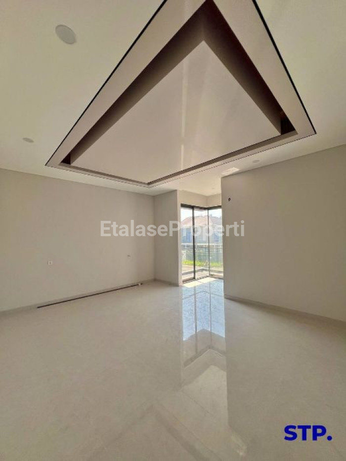 Foto properti Rumah Baru Hoek Di Boulevard Galaxi Bumi Permai Araya Tahap 2 8