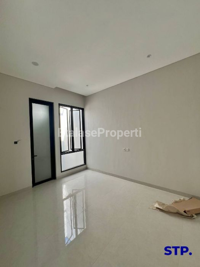 Foto properti Rumah Baru Hoek Di Boulevard Galaxi Bumi Permai Araya Tahap 2 10