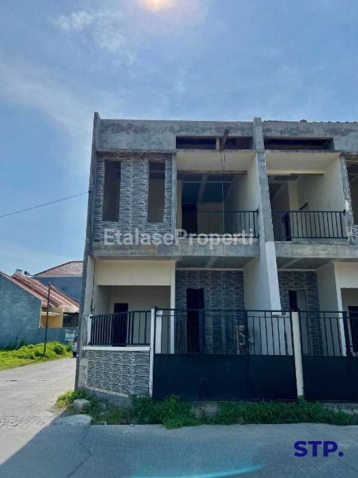 Foto properti 3 Unit, Rumah Baru 2 Lantai Di Gunung Anyar Tambak Tipe Badan 4