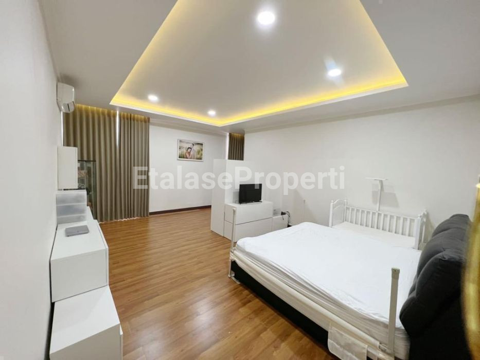 Foto properti DIJUAL RUMAH MODERN MINIMALIS 2 LANTAI SIAP HUNI SUTOREJO UTARA SURABAYA TIMUR 6