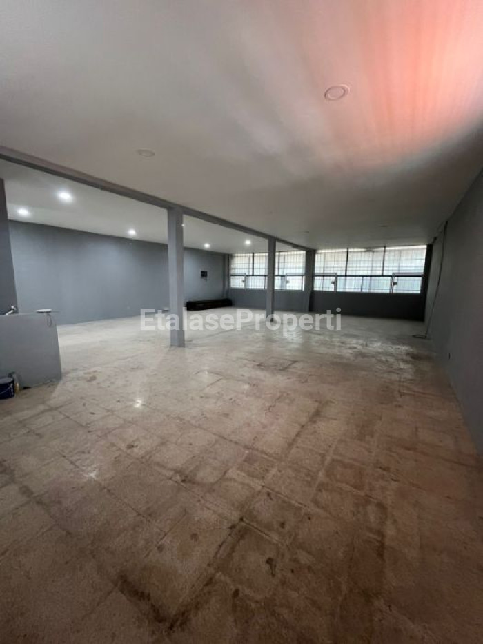 Foto properti Disewakan Ruko Pucang Jejer 2