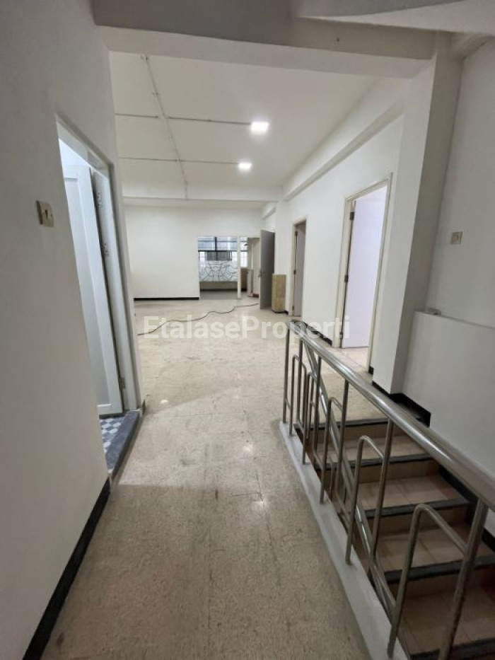 Foto properti Disewakan Ruko Pucang Jejer 3