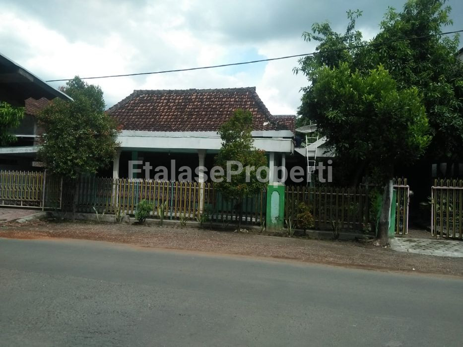 Foto properti Jual Rumah Jalan Raya Nasional Nganjuk - Bojonegoro, Di Rejoso, Nganjuk 1