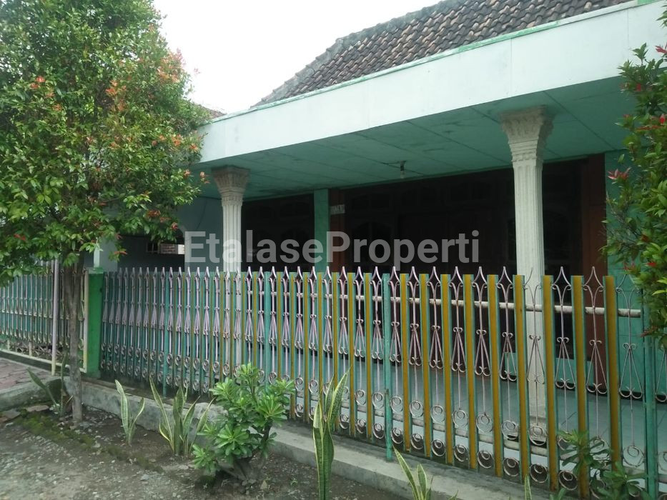 Foto properti Jual Rumah Jalan Raya Nasional Nganjuk - Bojonegoro, Di Rejoso, Nganjuk 2