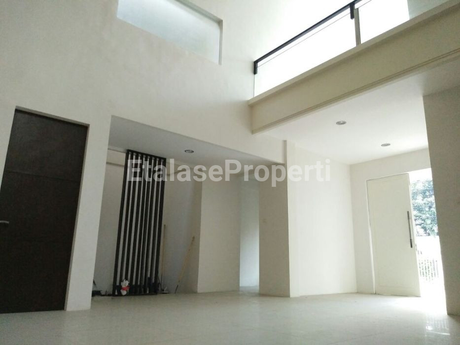 Foto properti Nginden Intan Rumah Baru Jos Tenan 5