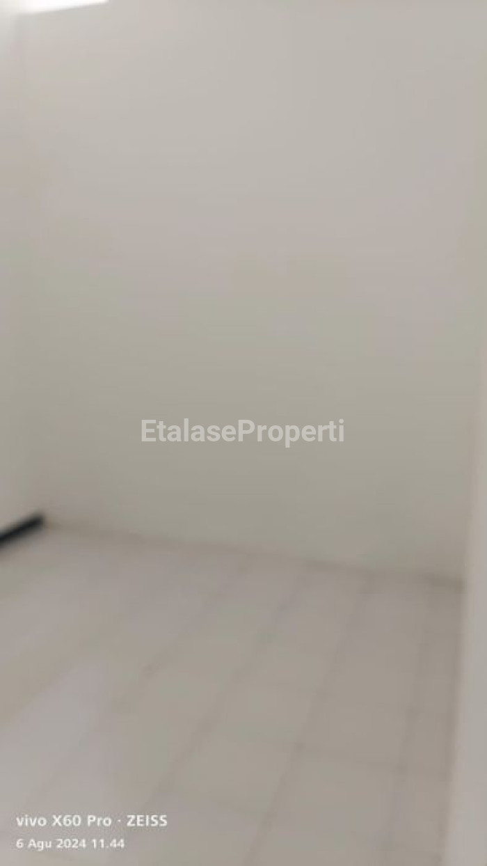 Foto properti Disewakan Ruko Siap Pakai Di Wadung Asri Sidoarjo 2