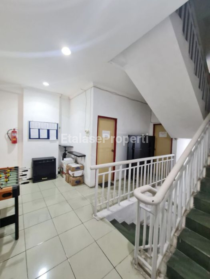 Foto properti Disewakan Ruko Central Park Raya Mulyosari Langka 4