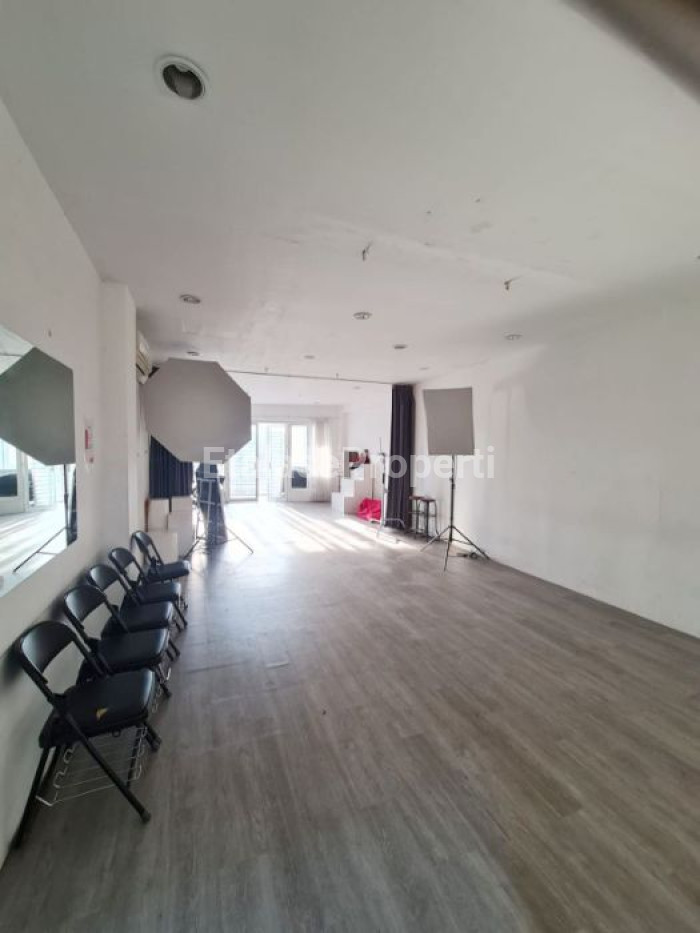 Foto properti Disewakan Ruko Central Park Mulyosari Langka 1