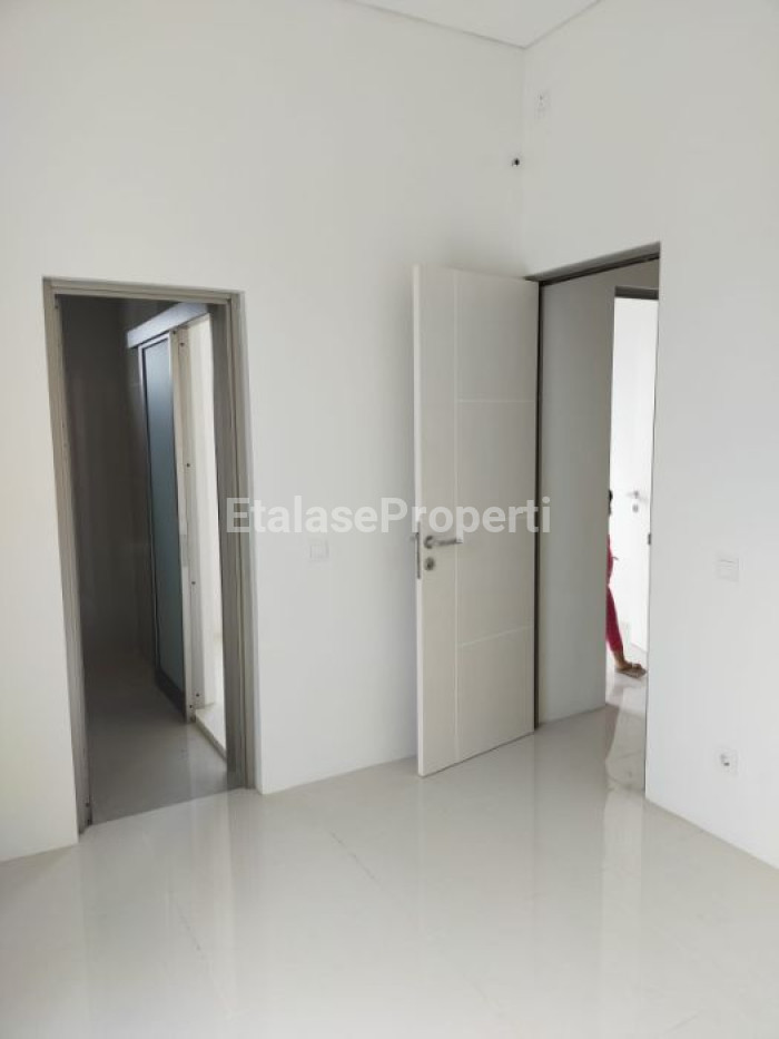 Foto properti Dijual Cepat Rumah Cantik Hook Siap Huni Di Greenland Residence Cluster Garbera 8