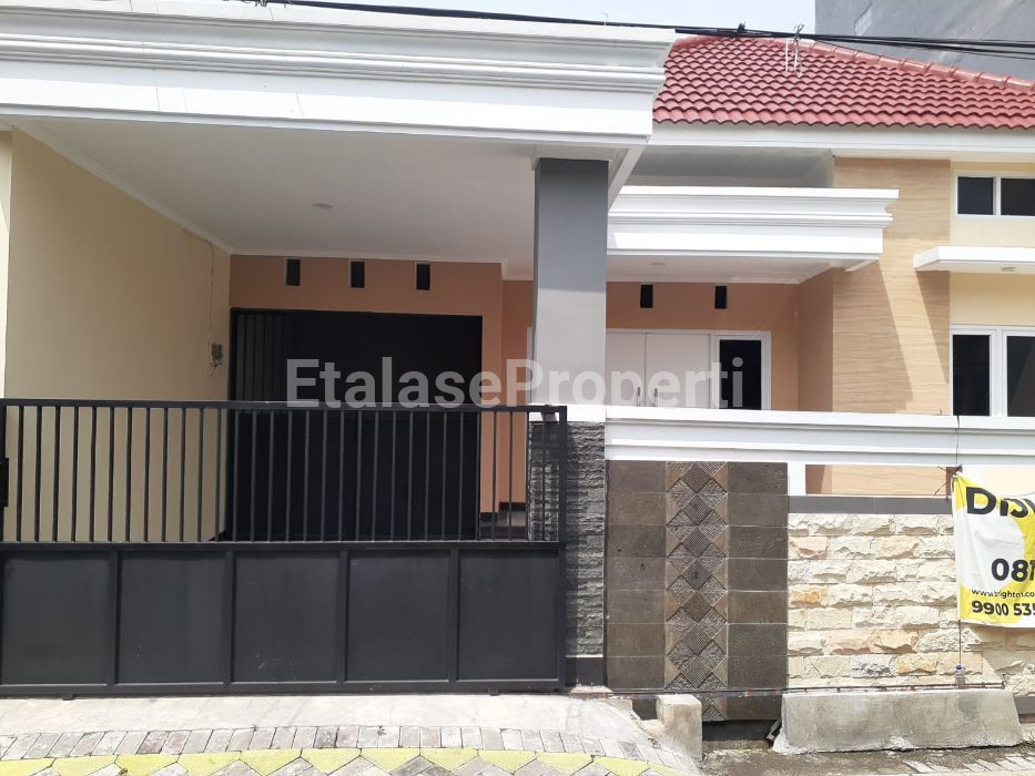 Foto properti Dijual Rumah Siap Huni Deket G M Di Jalan Cancer Sby 1