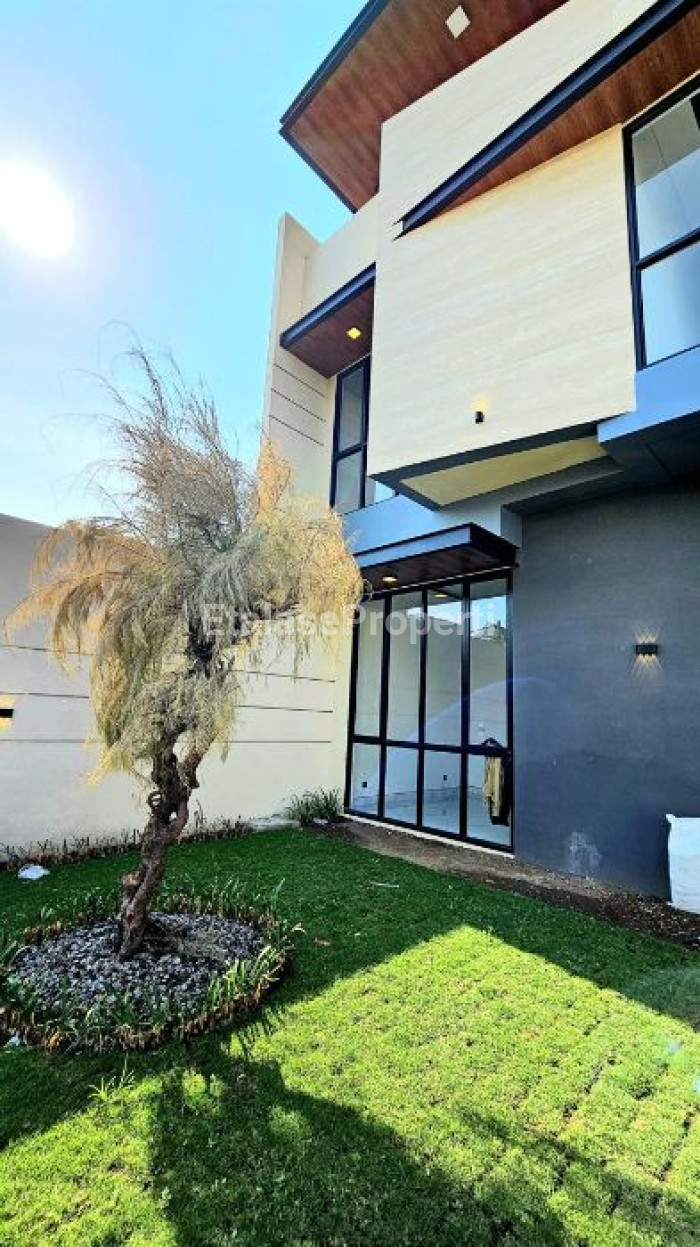 Foto properti *Dijual Rumah Baru Gress Kertajaya Indah Timur* 2