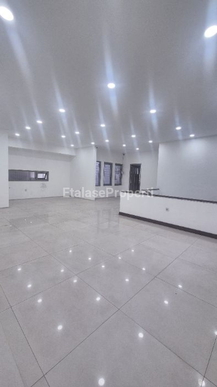 Foto properti Disewakan Tempat Usaha Raya Ambengan Lokasi Strategis 2
