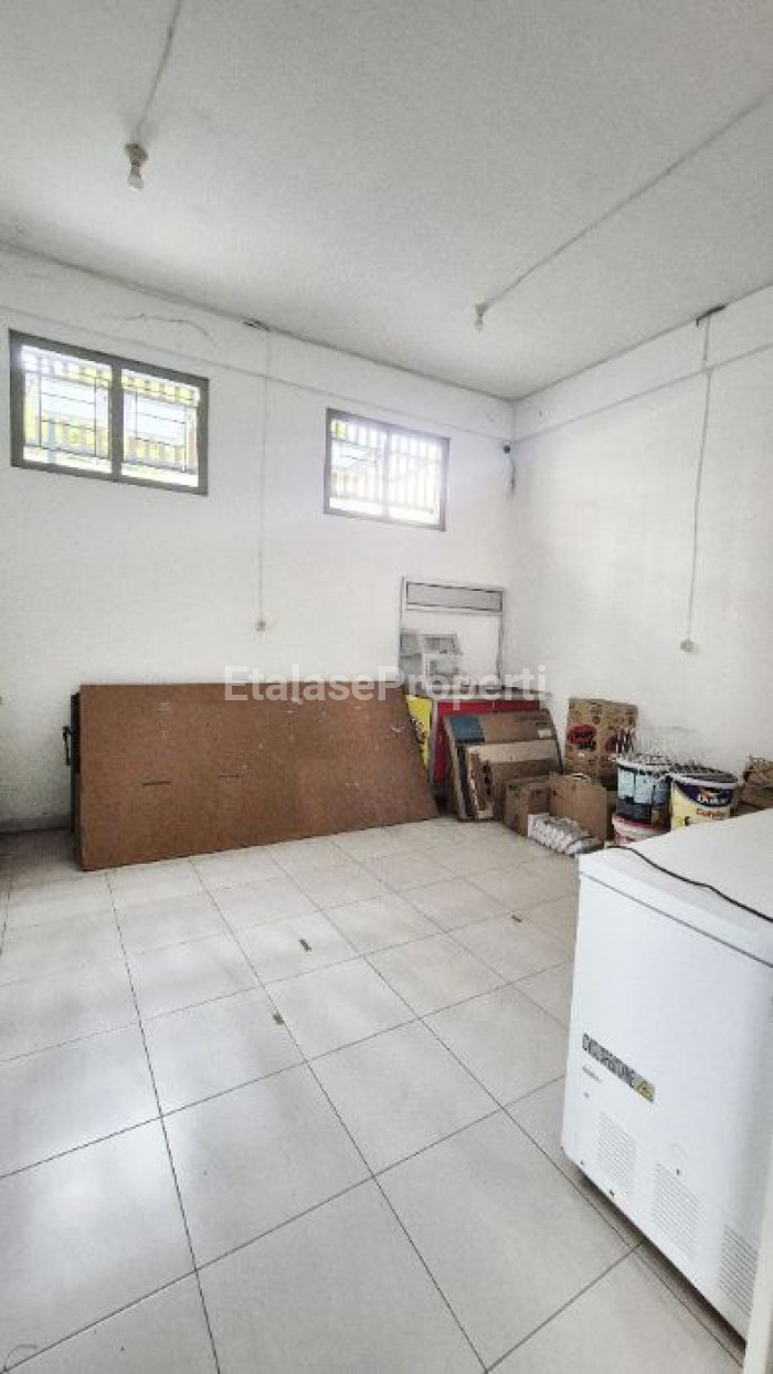 Foto properti Disewakan Tempat Usaha Raya Ambengan Lokasi Strategis 10