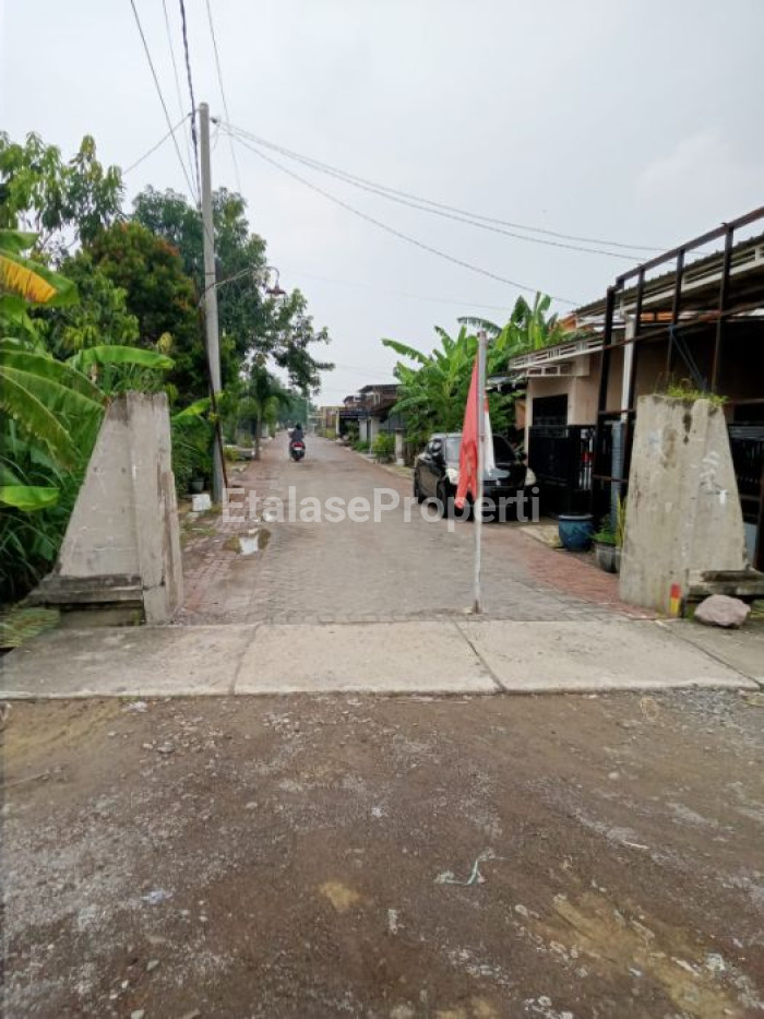 Foto properti Tanah Domas Menganti Lebih Tinggi Di Sekitarnya 1