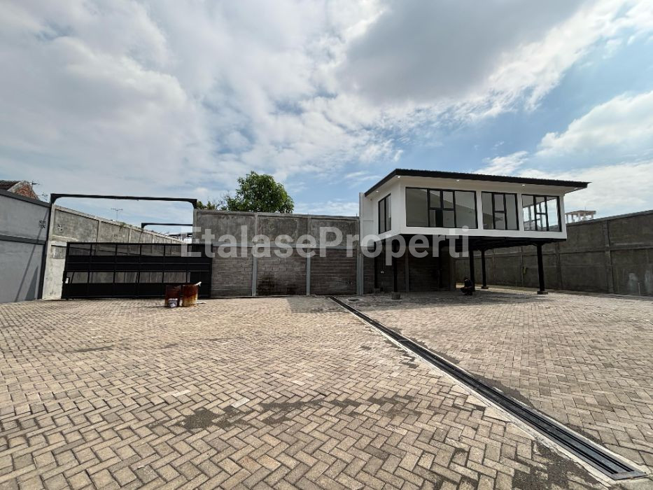 Foto properti Disewakan Gudang Workshop Baru Di Dharmawangsa 2