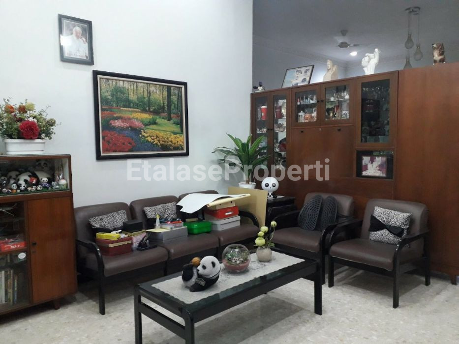 Foto properti Dijual Rumah Manyar Kartika Siap Huni 3