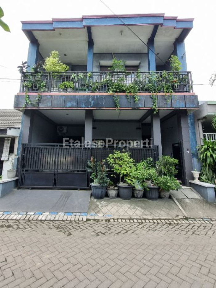 Foto properti Dijual Rumah Murah 2 Lantai  Di Perumahan Kepuh Permai, Waru, Sidoarjo. 1