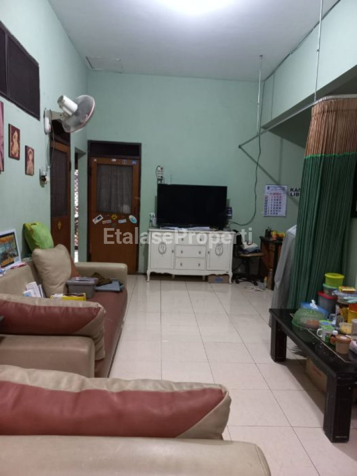 Foto properti Jual Cepat Rumah Di Kutisari Indah Barat, Surabaya. 3