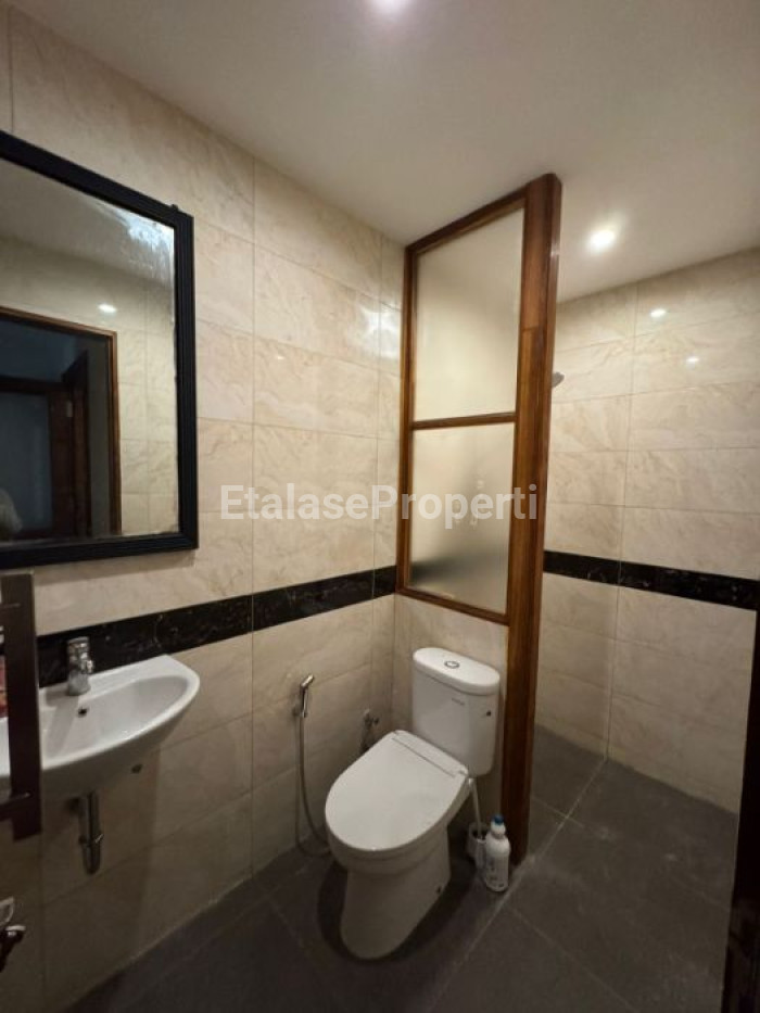 Foto properti Rumah Mewah FLORAYA Margorejo Pojok Siap Huni 8