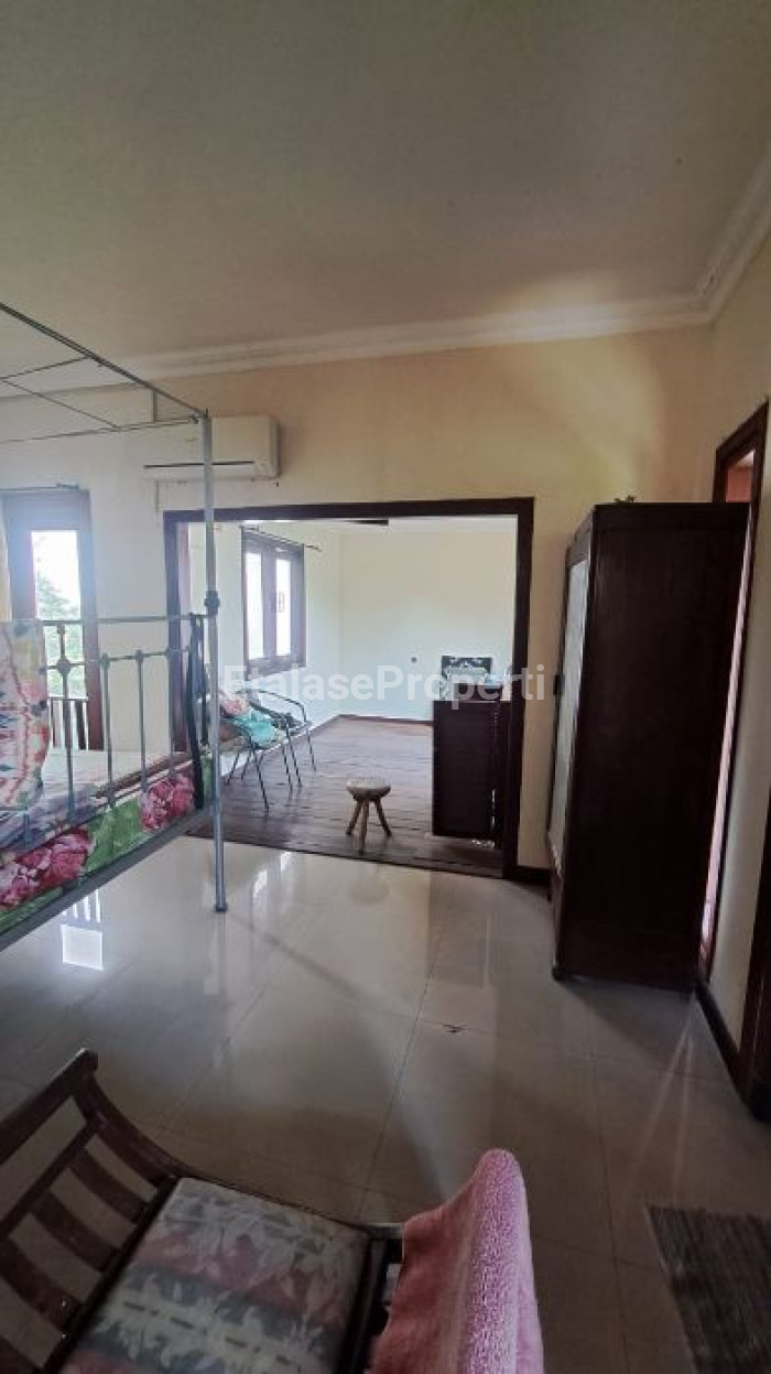 Foto properti Dijual Rumah Model Villa Bali, Sangat STRATEGIS Lokasi Penjaringan Sari 2