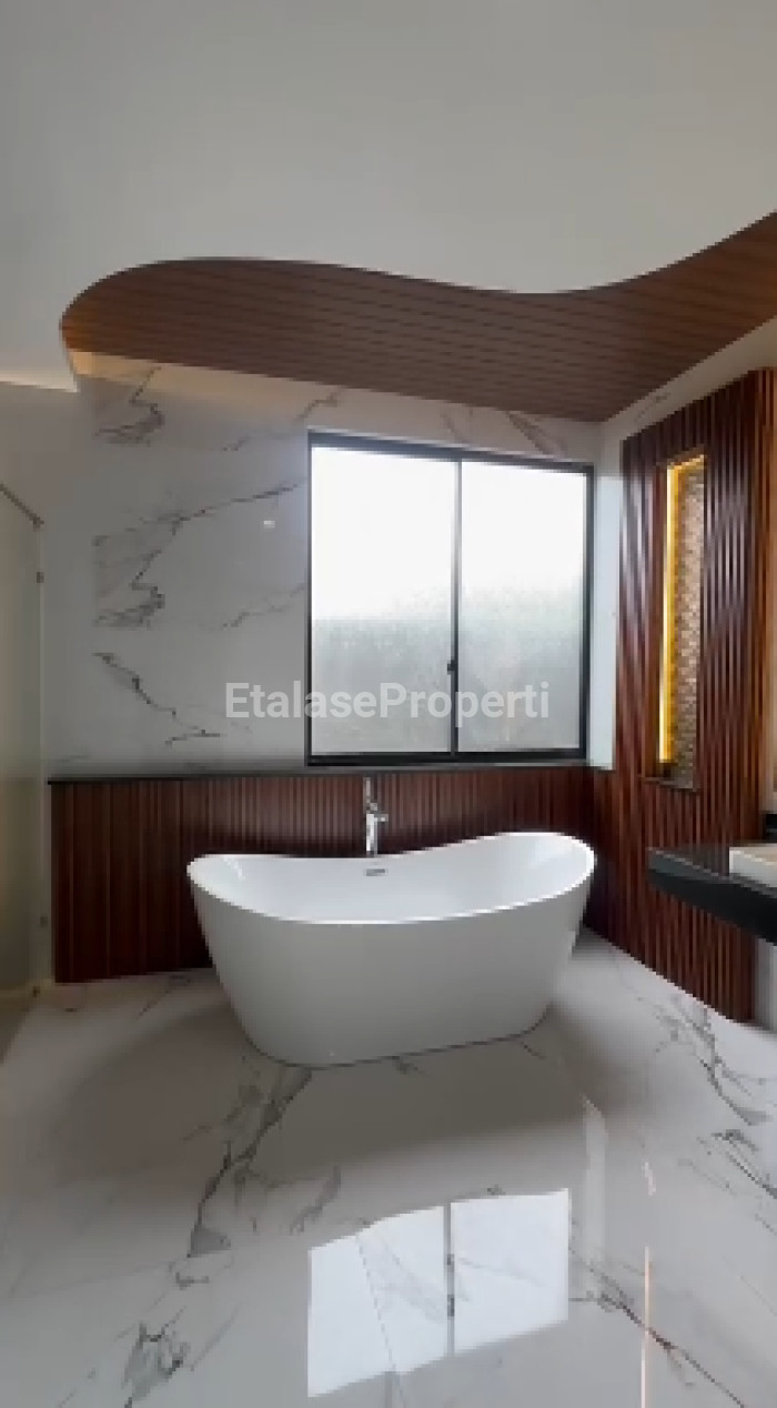 Foto properti Rumah Lux Baru 3 Lantai Di Citraland Waterfront Surabaya 7