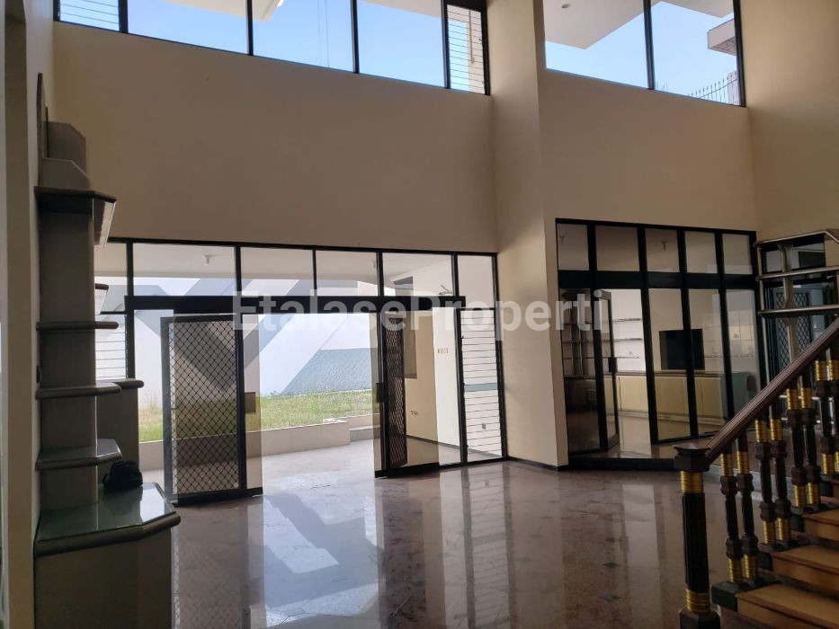 Foto properti Pusat Kota Jalan Argopuro SIAP PAKAI Cocok U/ Kantor, Klinik Dll 3