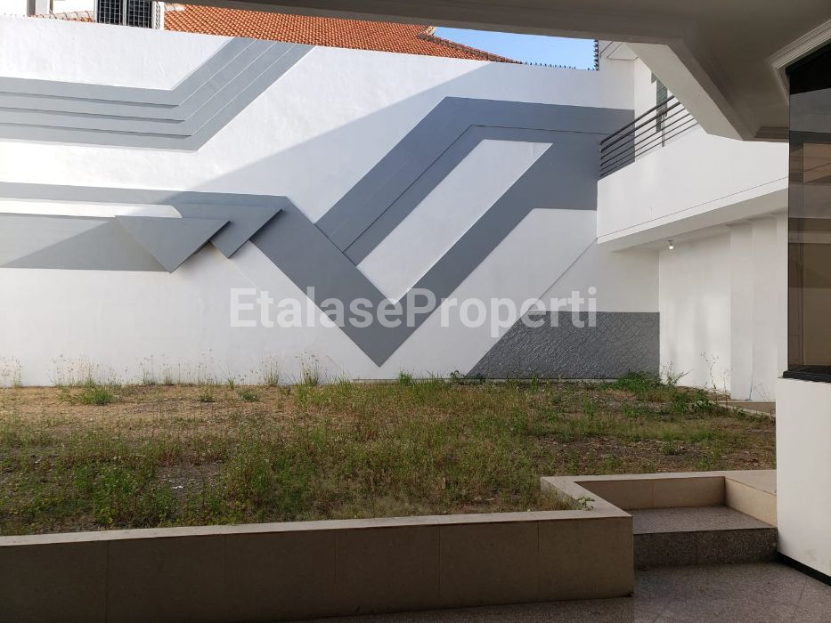 Foto properti Pusat Kota Jalan Argopuro SIAP PAKAI Cocok U/ Kantor, Klinik Dll 5