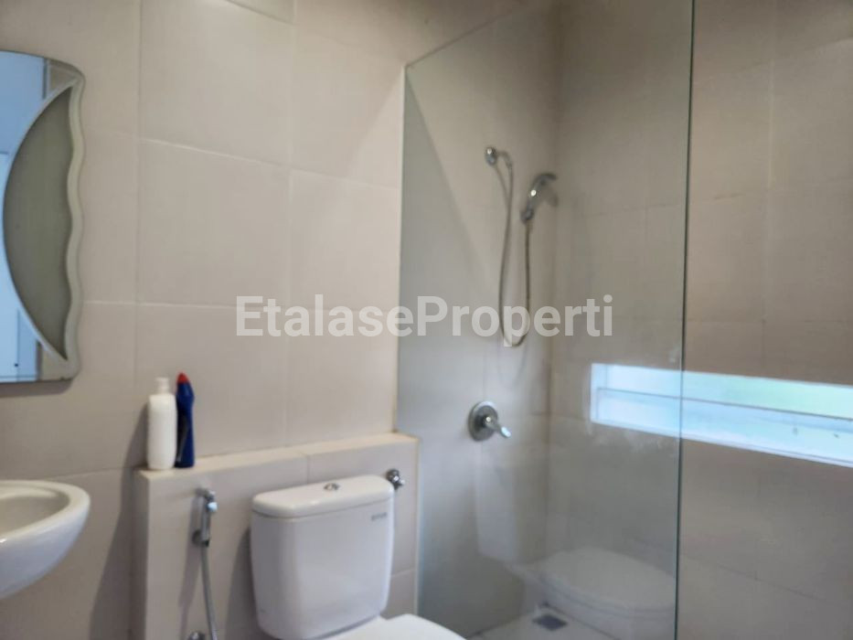 Foto properti Jual Cepat Rumah Di Crystal Golf Citraland Utama Lokasi Depan Dekat Patung Merlion 3