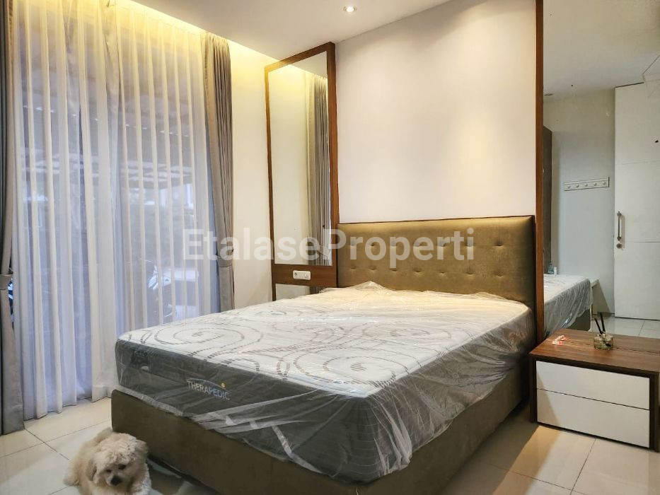 Foto properti Jual Cepat Rumah Di Crystal Golf Citraland Utama Lokasi Depan Dekat Patung Merlion 4